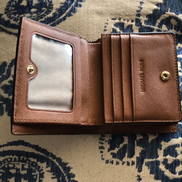 Michael Kors Jet Set Saffiano Leather Card Holder - Picture 5 of 6